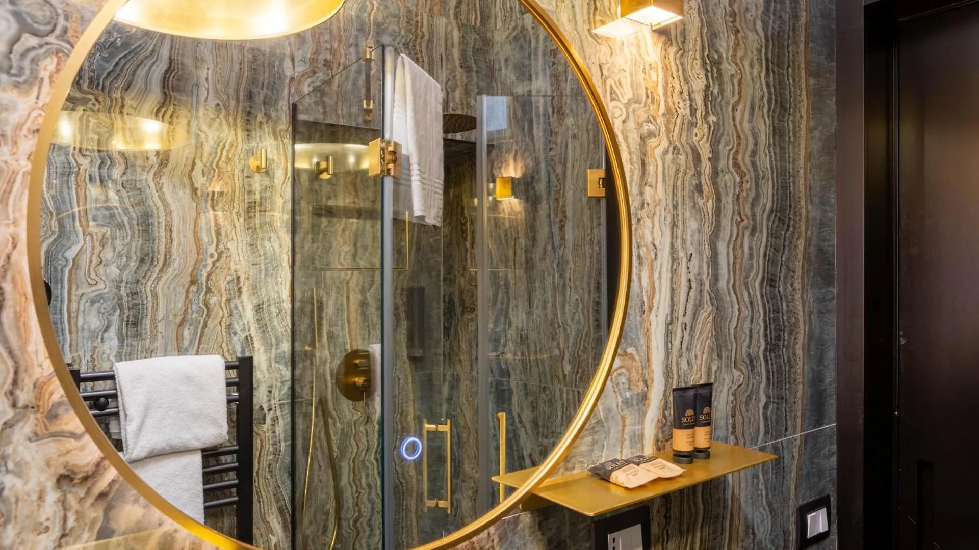 Ponte Vecchio Terrace Suite With Jacuzzi 佛罗伦萨