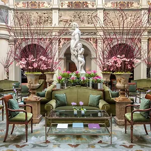 Four Seasons Hotel